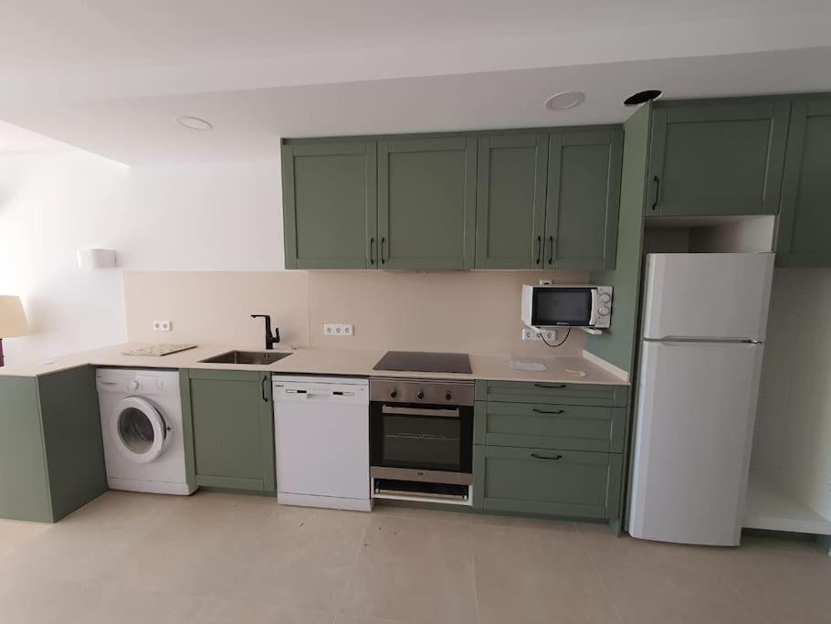 Waterfront Apartment 'Maria'. Pool. Wifi سنتاني المظهر الخارجي الصورة